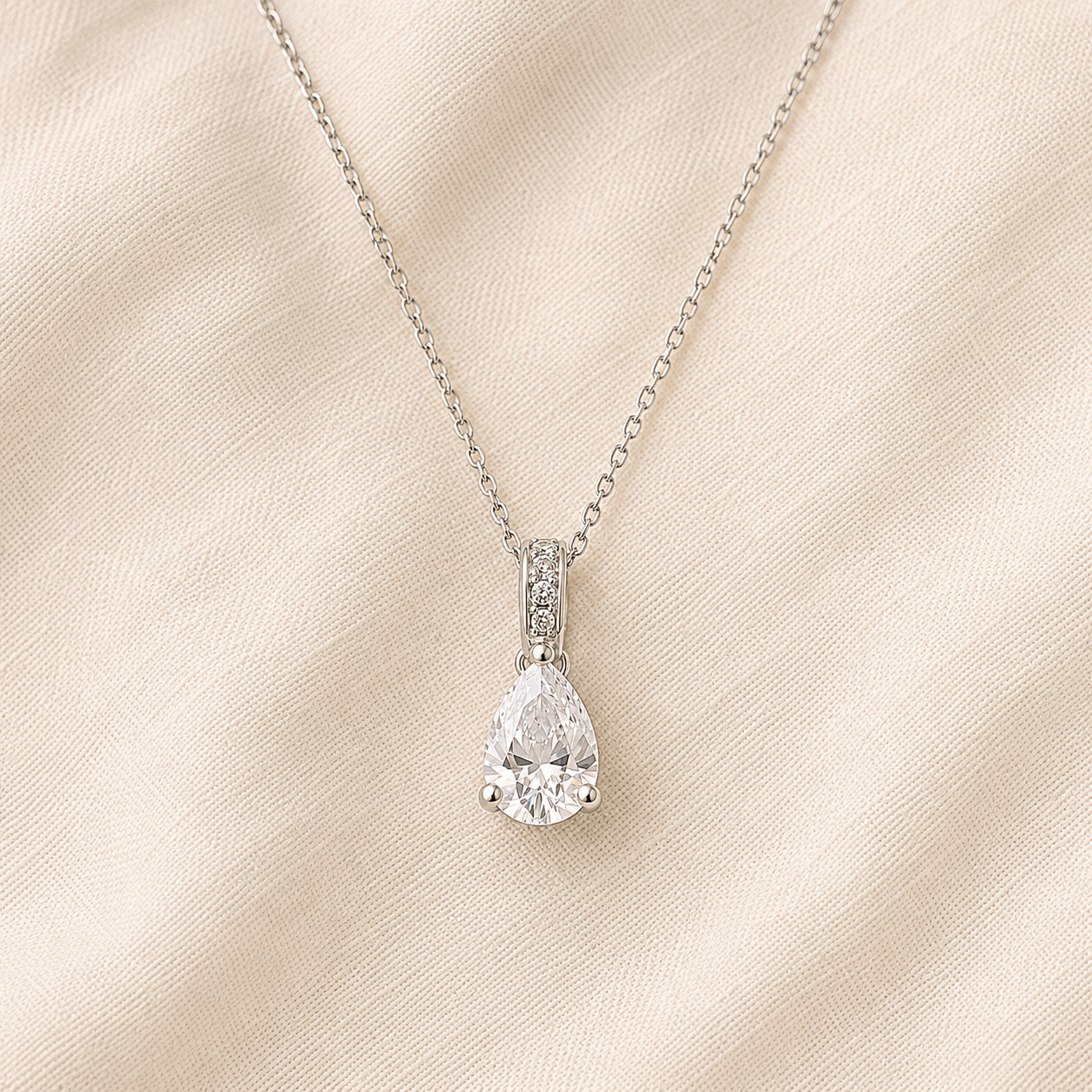 Pear Cut Kolye